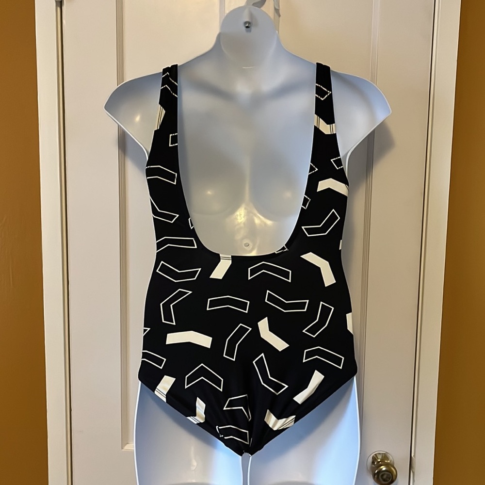 Basic Brat Geometric Print One-Piece Swimsuit - image 4